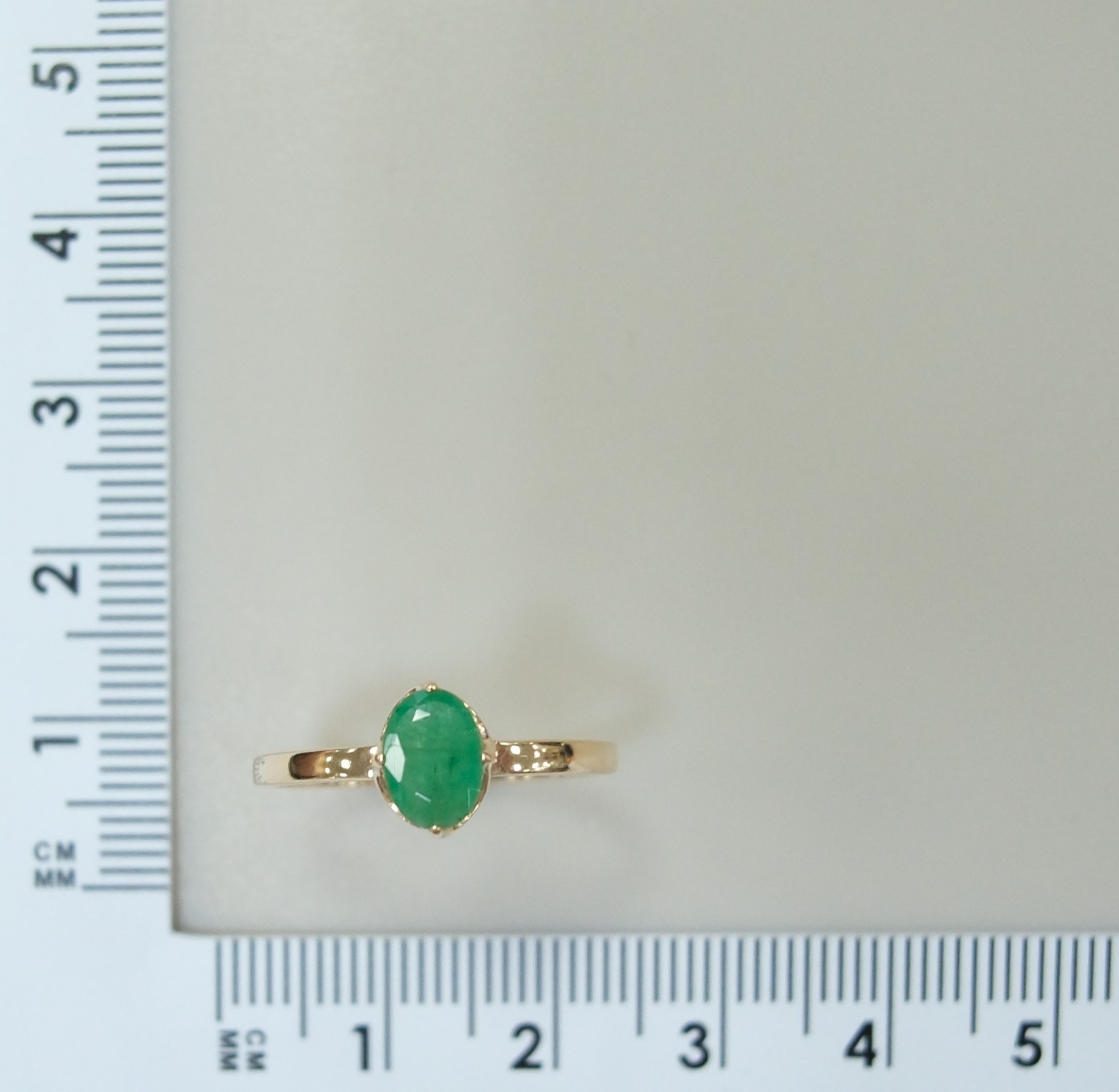 Серебряное кольцо с изумрудом